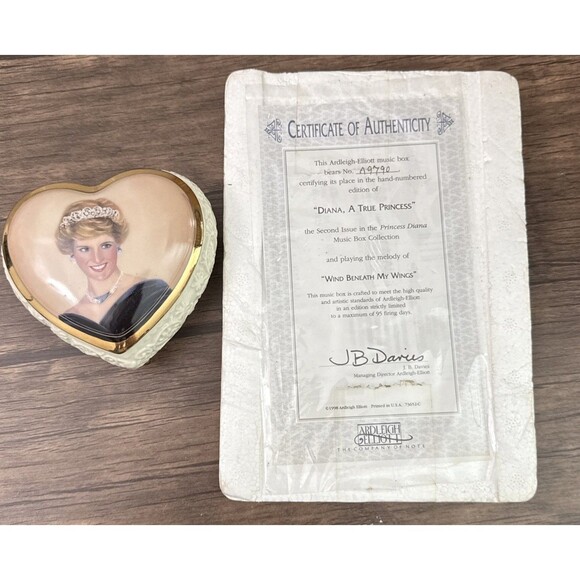 NEW In Orig. Pkg: Princess Diana Musical Heart Box "Diana, A Loving Portrait" - - Picture 1 of 8